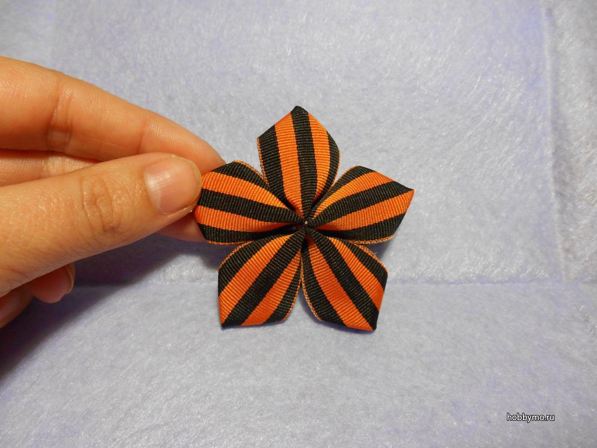 Брошь Звезда из георгиевской ленты